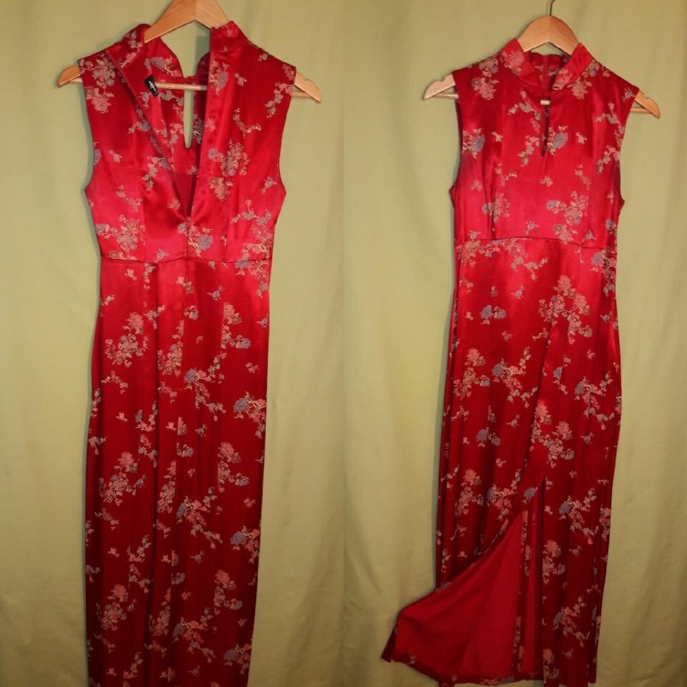 China doll 3/4 length dress. Sexy well fitting.